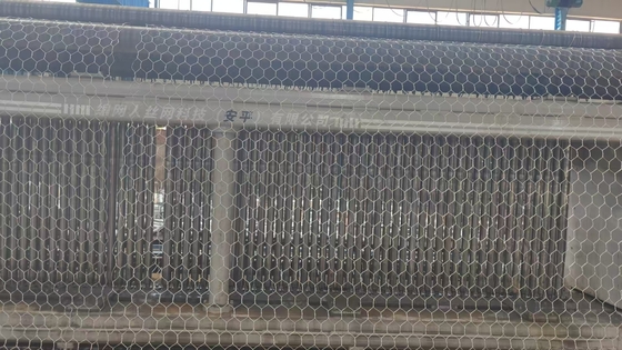 Malla de gaviones hexagonales galvanizados para estabilización de taludes
