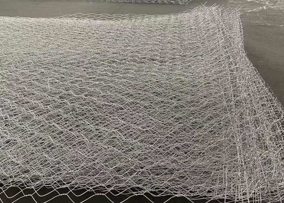 Alambre galvanizado de plata Mesh For Retaining Wall System de Gabion 80mmx100m m