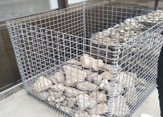 El Pvc verde cubrió las cestas de Gabion del muro de contención del rectángulo como decoración del jardín