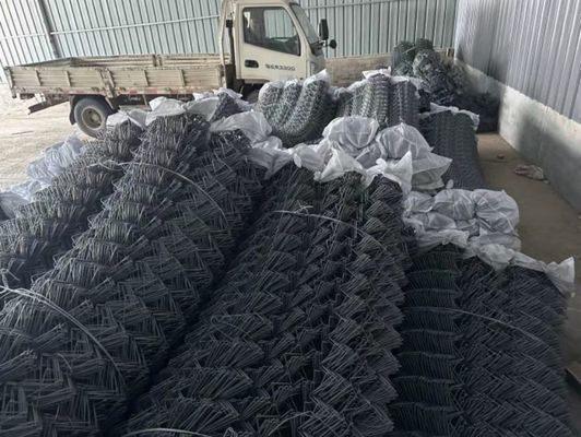 Malla de protección contra caída de rocas flexible que proporciona soluciones de barrera para minimizar los riesgos de caída de rocas en taludes y carreteras