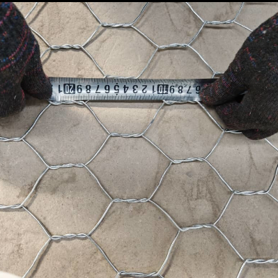 Malla de alambre galvanizado para gaviones de 60x80mm para control de erosión y muros de contención
