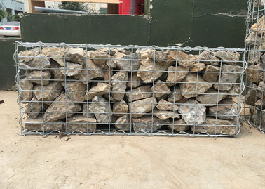 Galfan cubrió los diseños interiores de Gabion de los paneles de malla de alambre de Gabion color plata