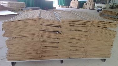 Barreras de defensa itares modernas llenas de arena con geotextil marrón, aprobadas ISO