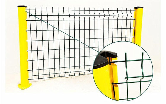 Paneles de valla de seguridad de malla con parte superior enrollable recubiertos de PVC diseñados para una protección segura y con bordes lisos de áreas residenciales, comerciales y municipales