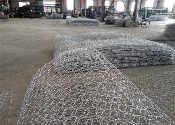 Las cestas prácticas de Gabion del metal, cubren con cinc muros de contención revestidos de la caja del alambre